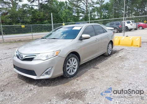 2014 Toyota Camry Xle V6 z USA, uszkodzony, nr VIN 4T1BK1FK4EU538293